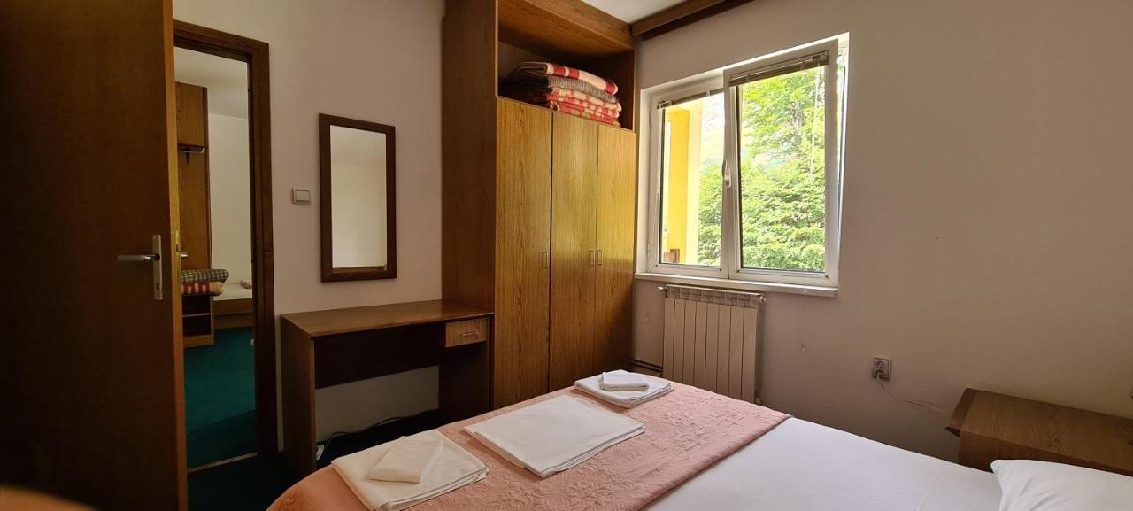 Guest House Tiha Noc Жабляк Экстерьер фото